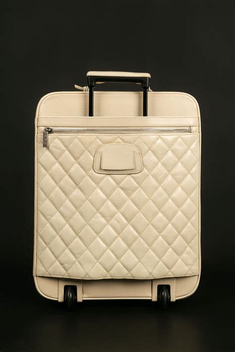 valise chanel prix|More.